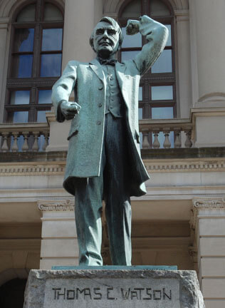 Tom Watson Statue